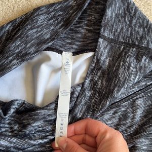 Size 10, never worn, 25” Lululemon Wunder Unders. Rip tag still attached